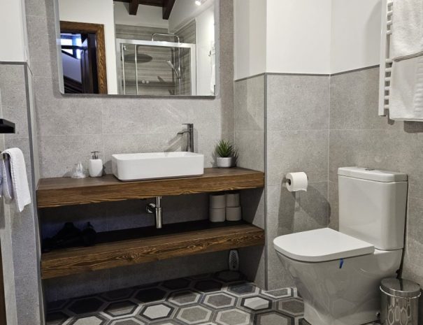 Baño bajo cubierta